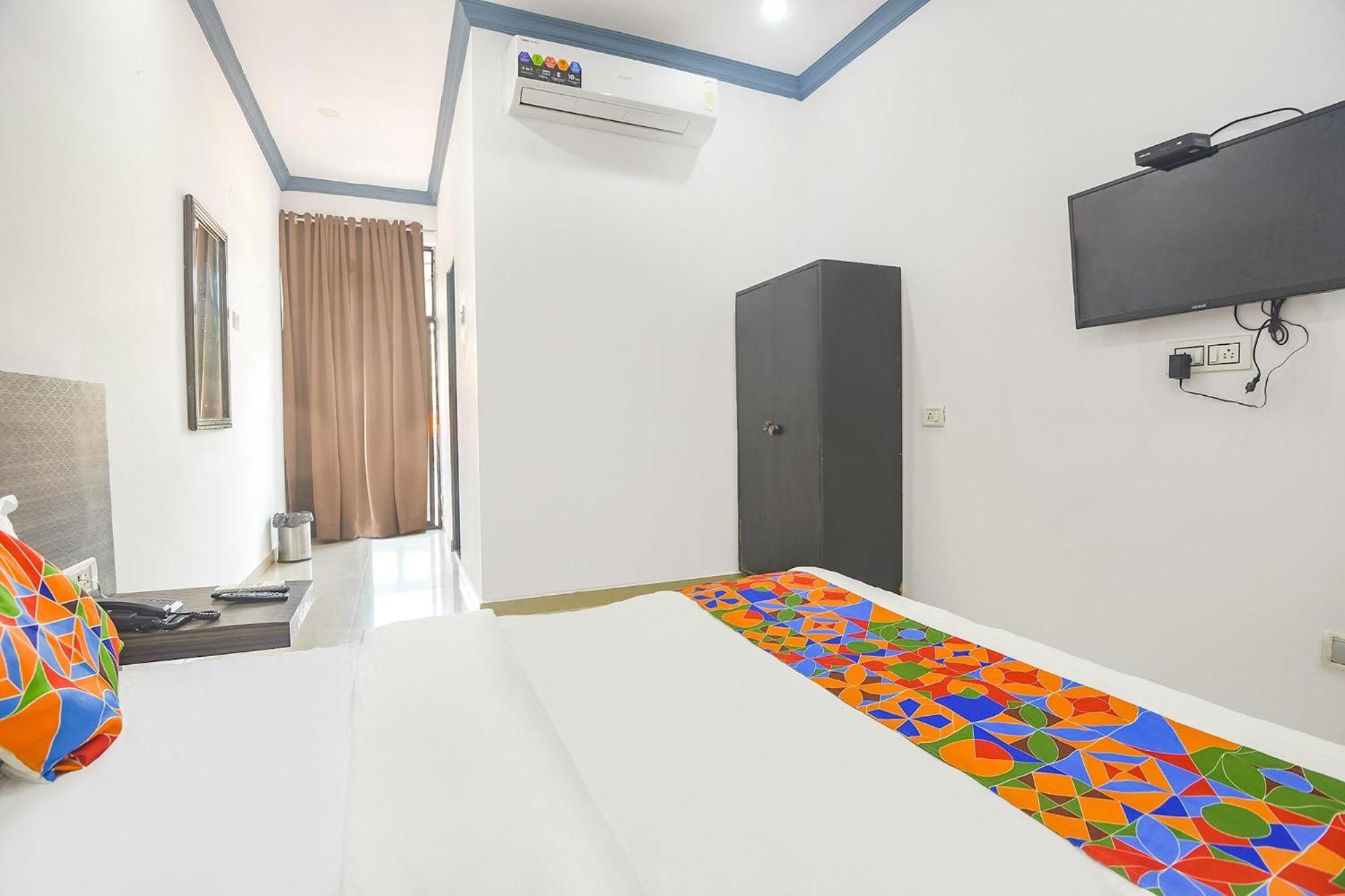 Fabexpress Neo Calangute Beach Resort Eksteriør billede